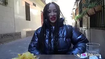 play Soffia cazzi in giro per la città! una sfida per monica neni