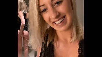 Play Risky orgasm behind the back of the photographer!