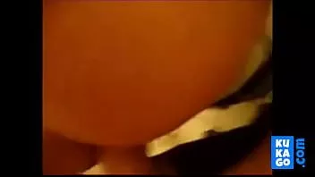 Abspielen Heiße alte Milf lutscht und fickt jungen Typen im Badezimmer