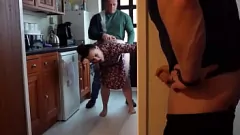 play Soțul Cuckold privește cum soția devine creamală într -o întâlnire înșelătoare